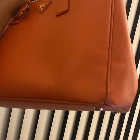 PRADA
Saffiano Large Galleria Double Zip Tote in Papaya/Orange - Picture 10 of 12